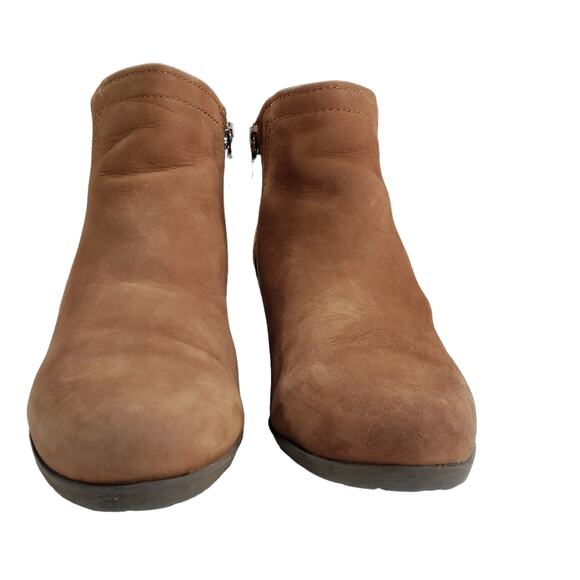 Blondo 7.5 Suede Leather Bootie Ankle Boots Women Tan Beige Zip Stacked Heel 2" - Picture 3 of 12